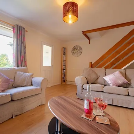 3-Bedroom House With Garden, Conservatory, In Centre Of Worcester Exterior photo