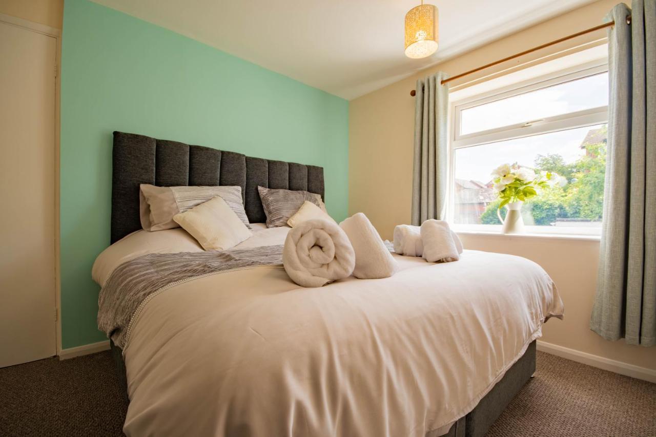 3-bedroom House With Garden, Conservatory, In Centre Of * Worcester