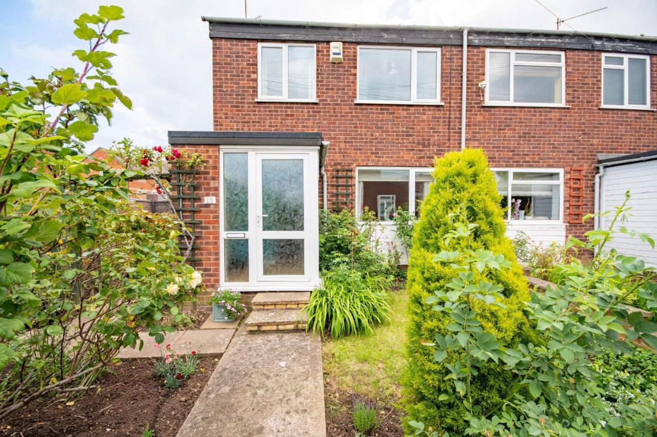 3-bedroom House With Garden, Conservatory, In Centre Of Holiday home *