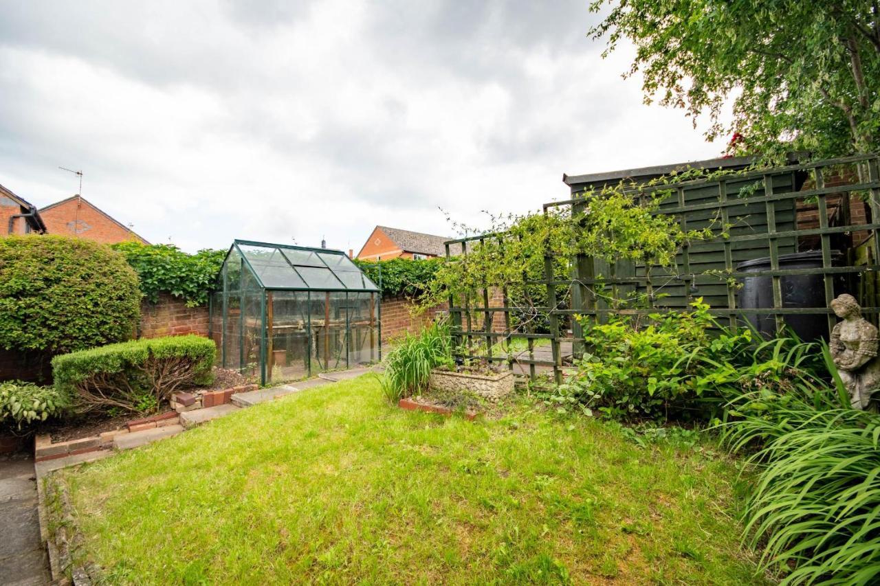 3-bedroom House With Garden, Conservatory, In Centre Of Holiday home