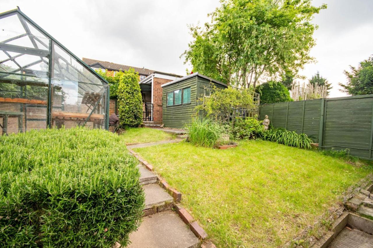 3-bedroom House With Garden, Conservatory, In Centre Of Holiday home